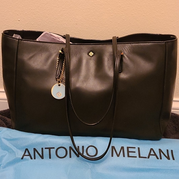 ANTONIO MELANI Handbags - Antonio Melani black purse 👜